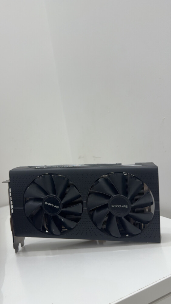 RX 580 screen card. 4 GB - 2