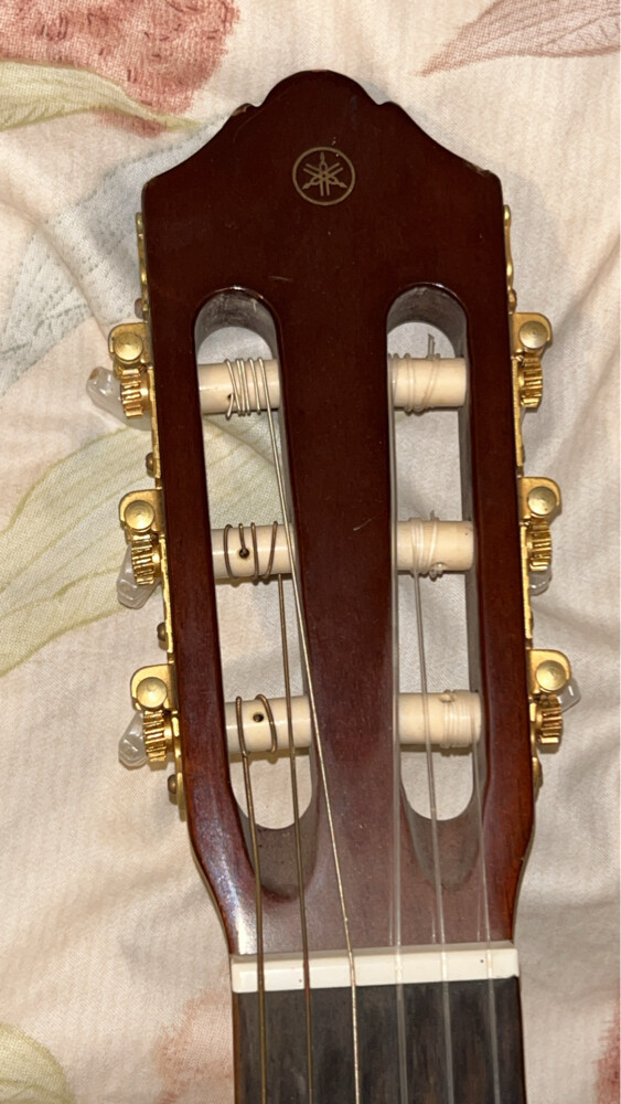 guitar Yamaha  - 5