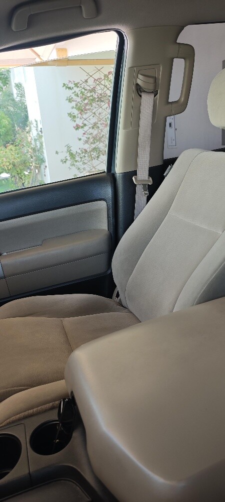 2009 Toyota Sequoia Excellent Condi - 3