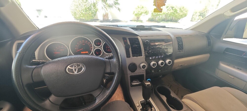 2009 Toyota Sequoia Excellent Condi - 18