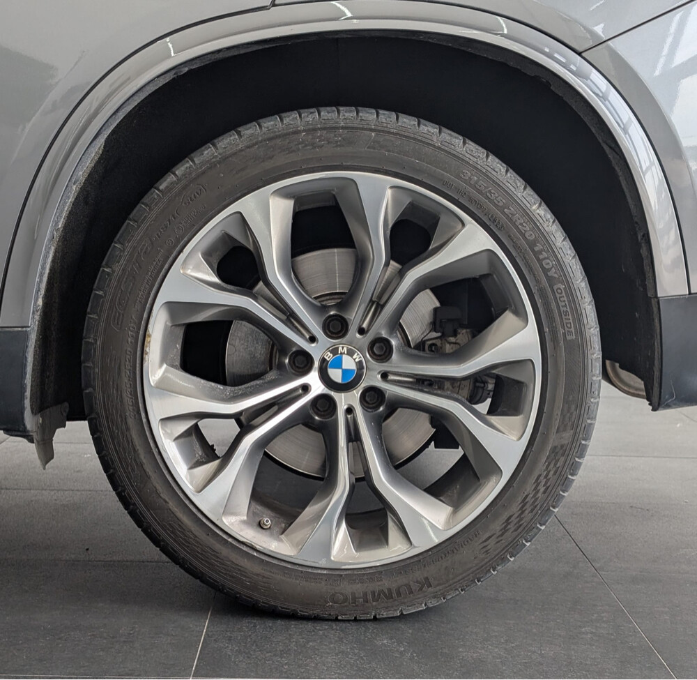2017 BMW X5 xDrive50i - 12