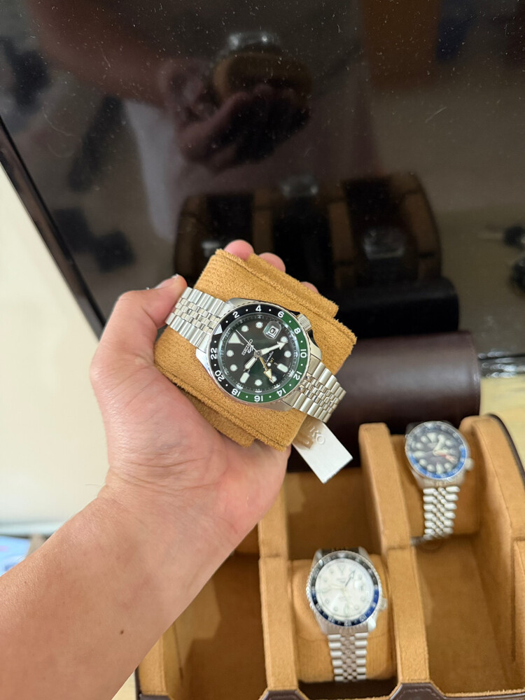 FOR SALE BRAND NEW SEIKO 5 GMT - 5