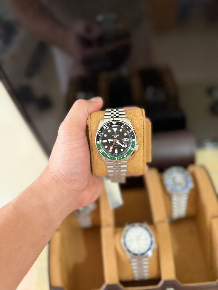 FOR SALE BRAND NEW SEIKO 5 GMT - 3