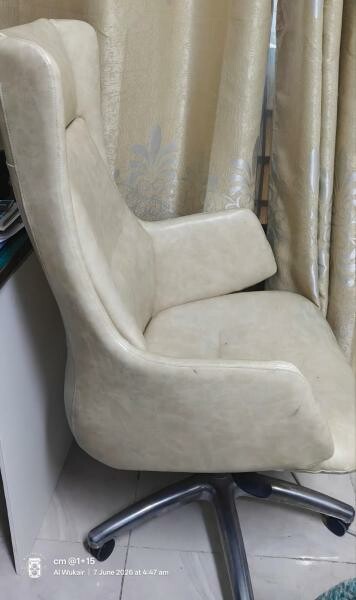 EXECUTIVE CHAIR (BEIGE COLOR) - 4