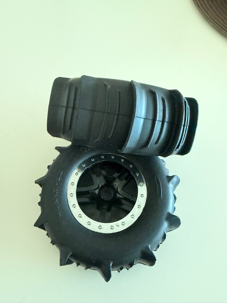 Traxxas sand Tyres  1/10 size - 3