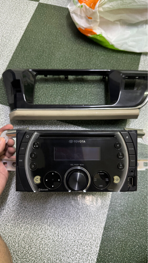 original Toyota Corolla Radio - 2