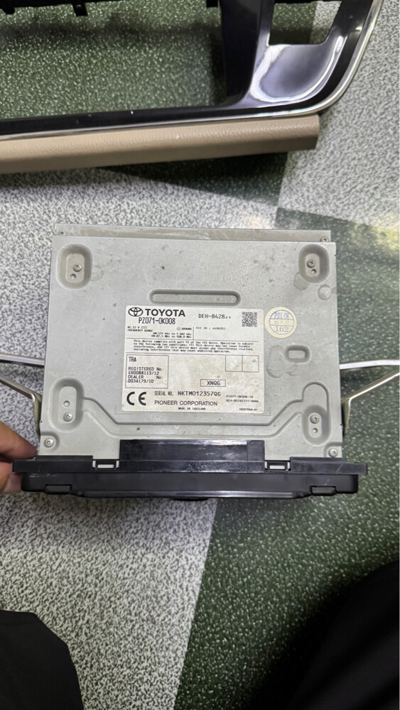 original Toyota Corolla Radio - 3