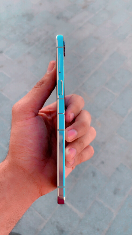 Samsung Z Flip 5 - 2