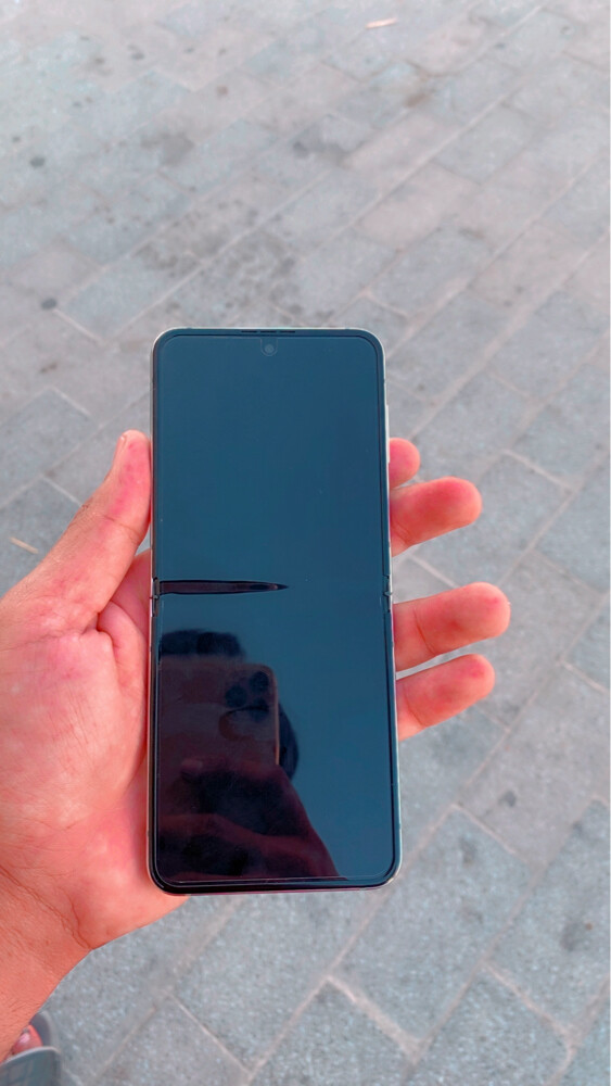 Samsung Z Flip 5 - 5
