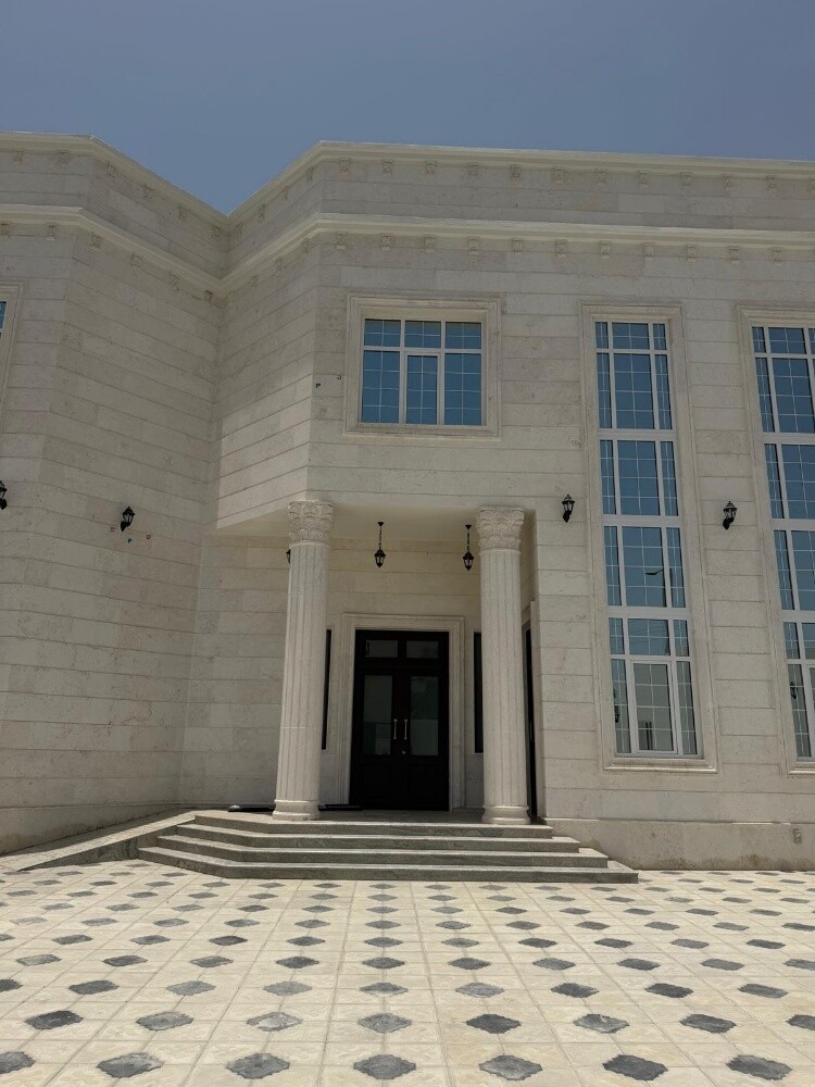 للييع فيلا تشطيب ممتاز في اللقطة - 3