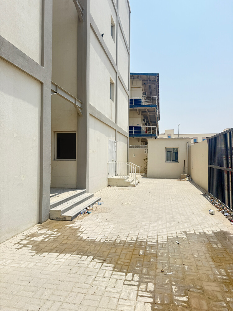 للايجار سكن عما ل المزروعه  - 14