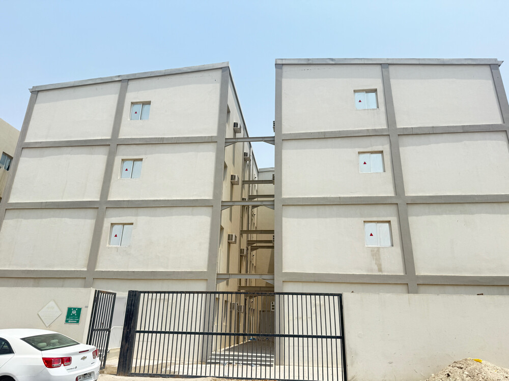 للايجار سكن عما ل المزروعه  - 1