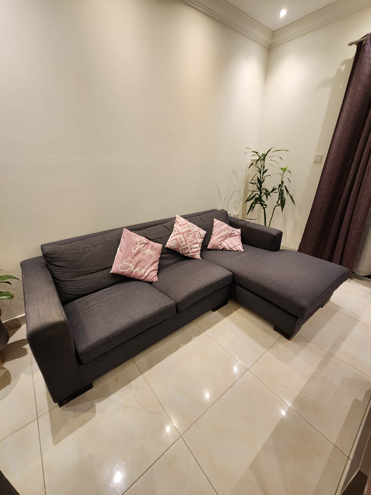 couch in very good condition  - 3