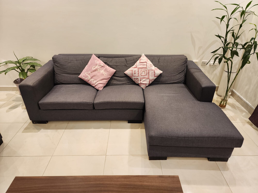 couch in very good condition  - 1
