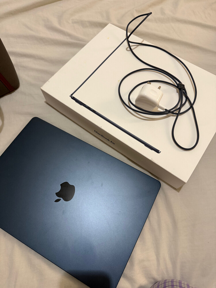 MacBook Air 15” M3, 8GB/256GB - 4