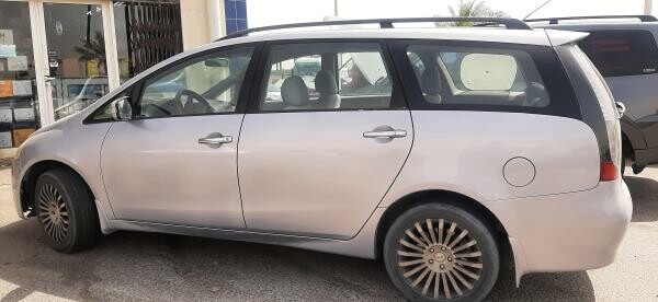 Mitsubishi Grandis - 1
