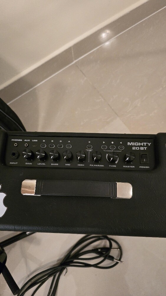 Ibanez GRG170 DX with amp - 4