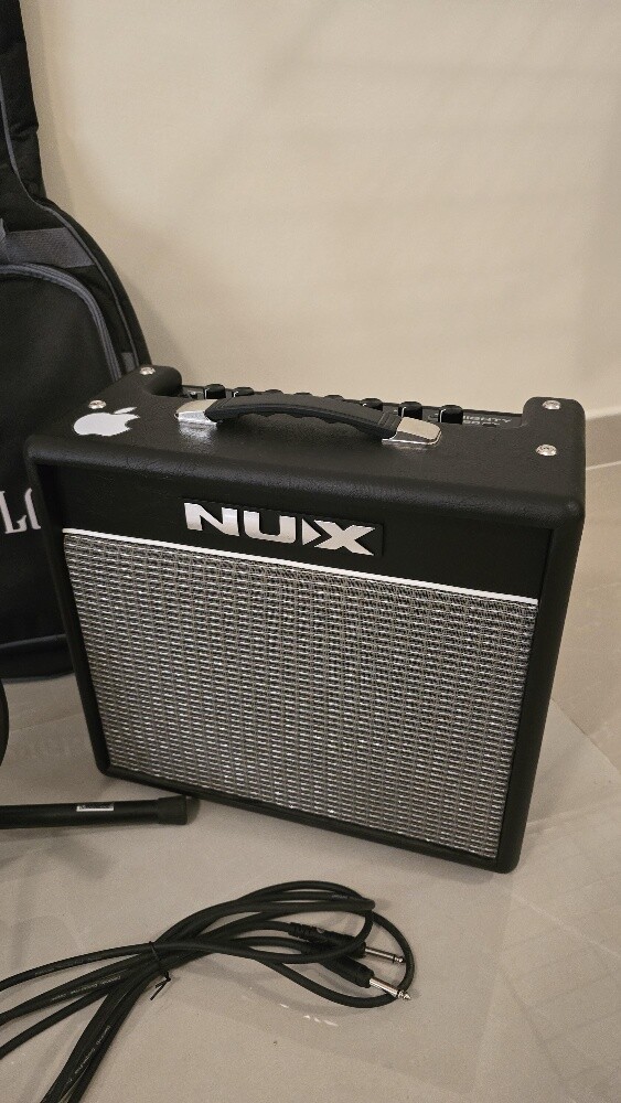 Ibanez GRG170 DX with amp - 3