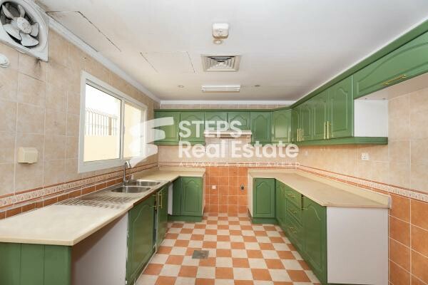 Spacious Compound Villa for Rent - 14