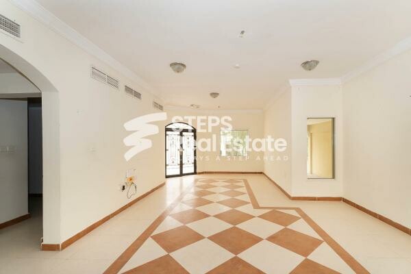 Spacious Compound Villa for Rent - 10