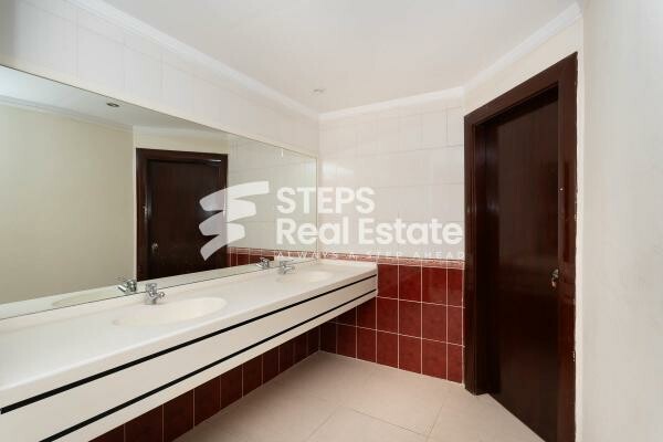 Spacious Compound Villa for Rent - 11