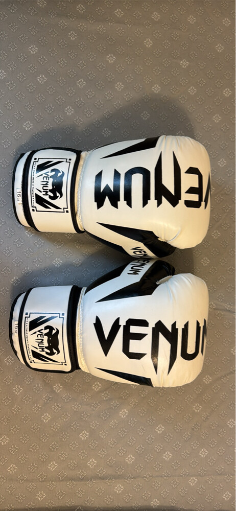boxing gloves white venum - 3