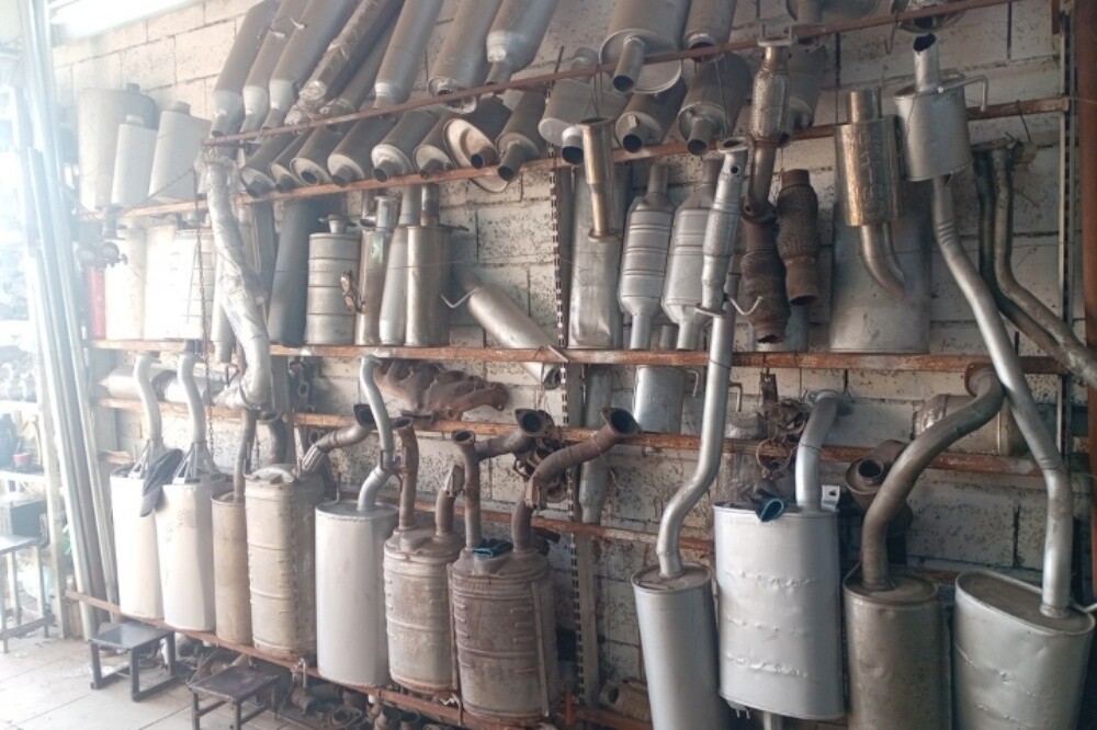 All car silencer available. - 1