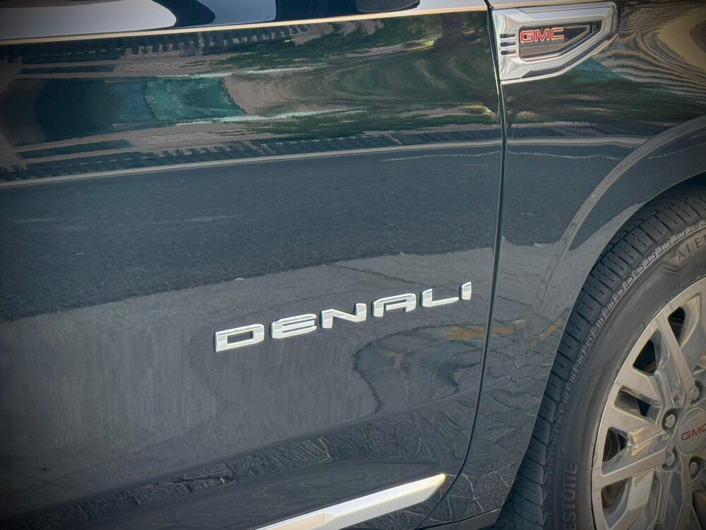 GMC Yukon  Denali 2025 - 17