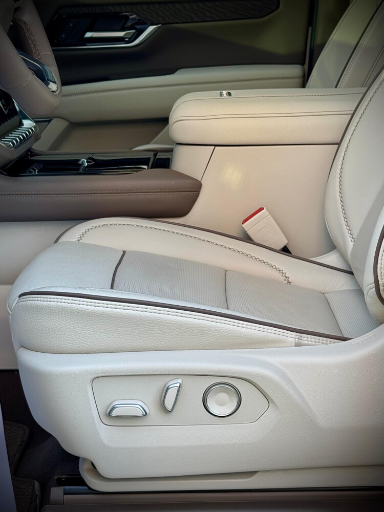 GMC Yukon  Denali 2025 - 10