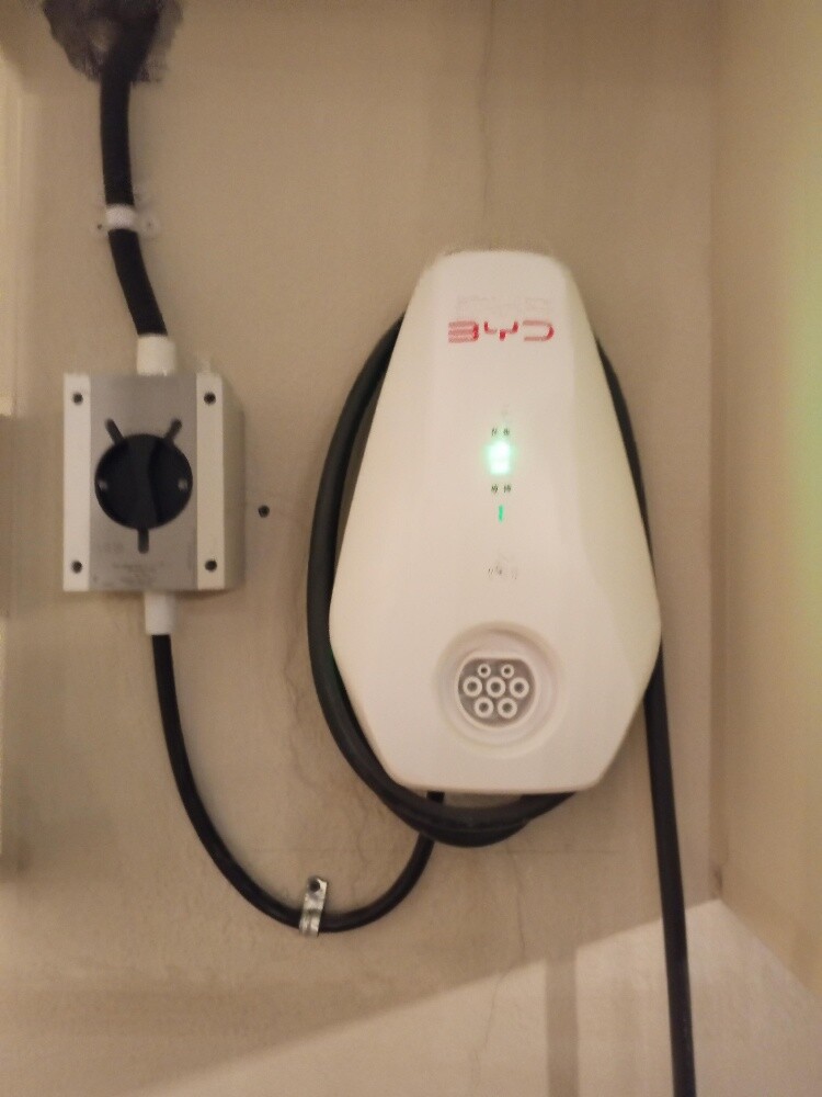 Rox, Tesla, Byd charger install - 2