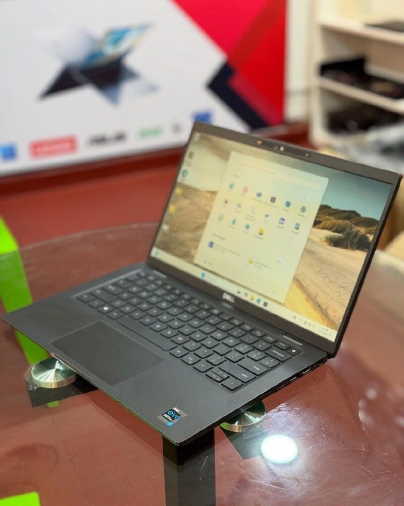 Dell Latitude 7420
Core i7 11th g - 2