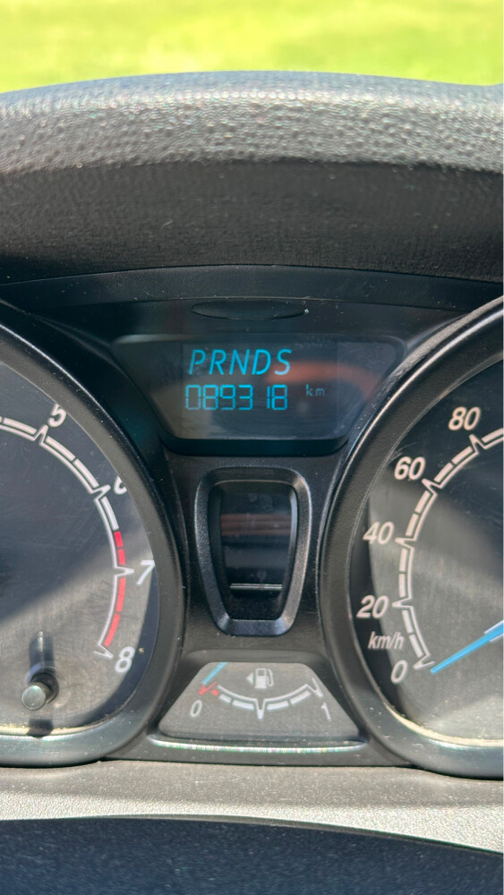 Car ford fiesta  - 9