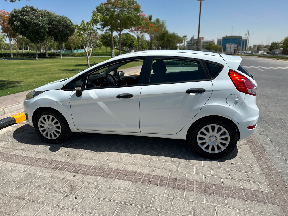 Car ford fiesta  - 4