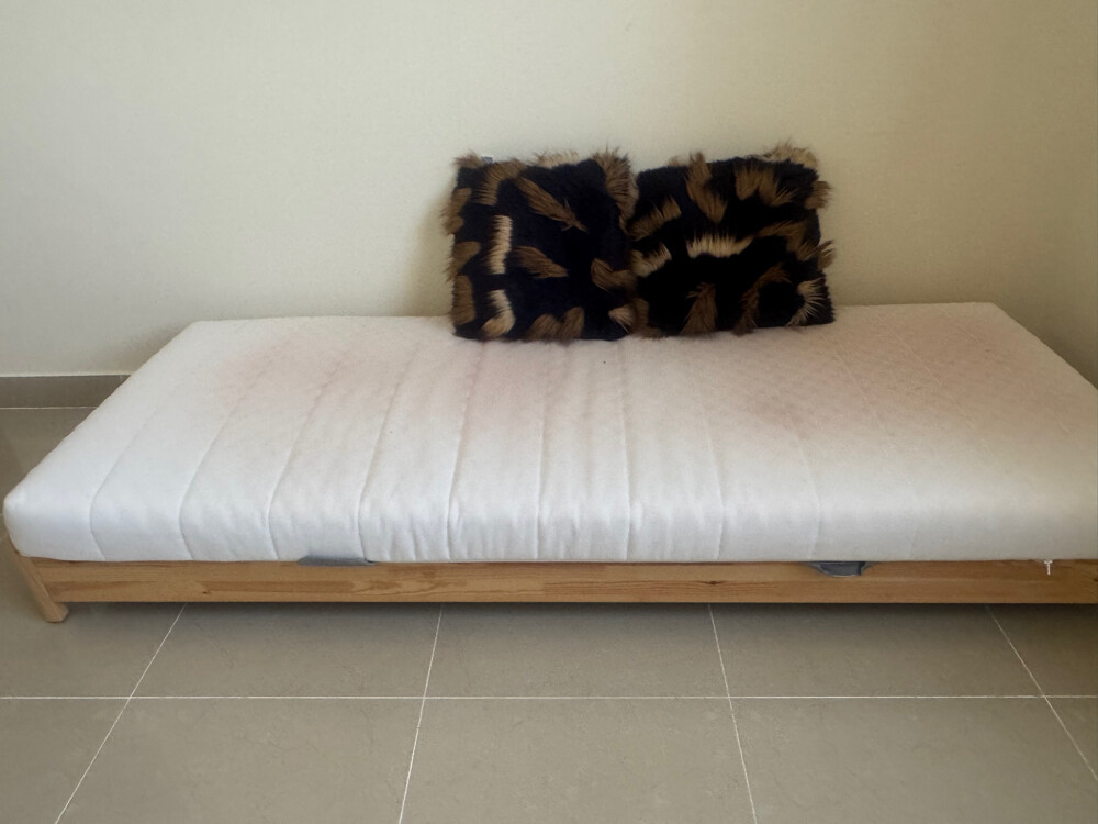 twin single beds  - 1