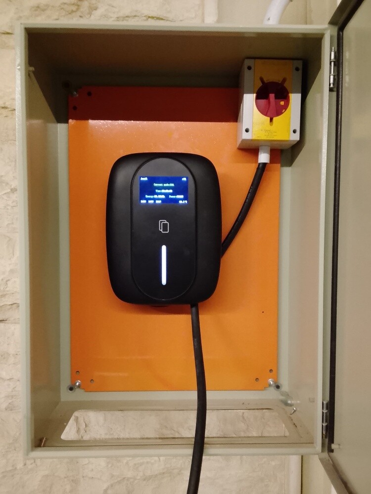 tesla, byd any charger install - 4