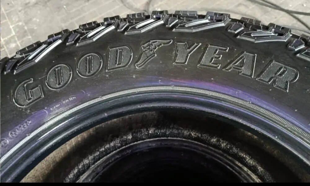 275/65/18"Goodyear tyre - 4