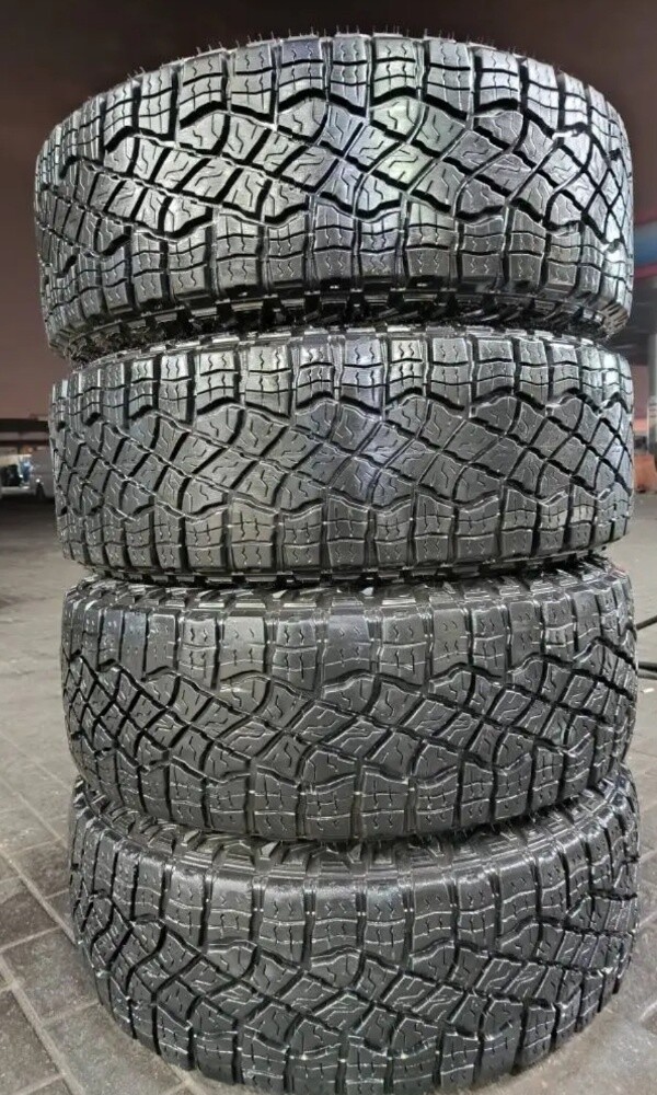 275/65/18"Goodyear tyre - 2