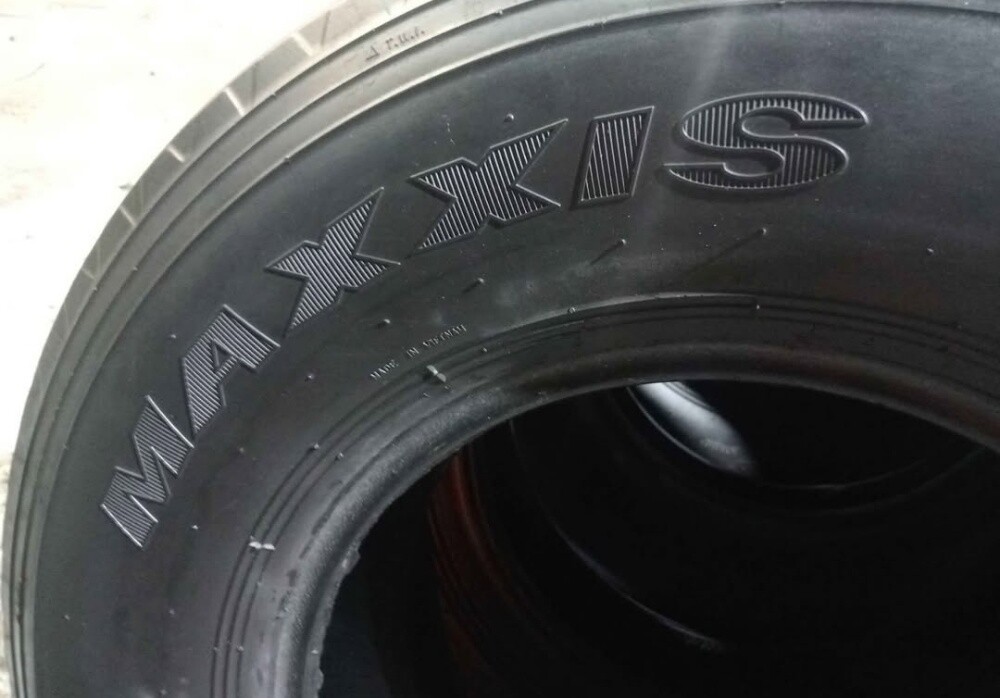 900/17"Maxxis tyre - 4