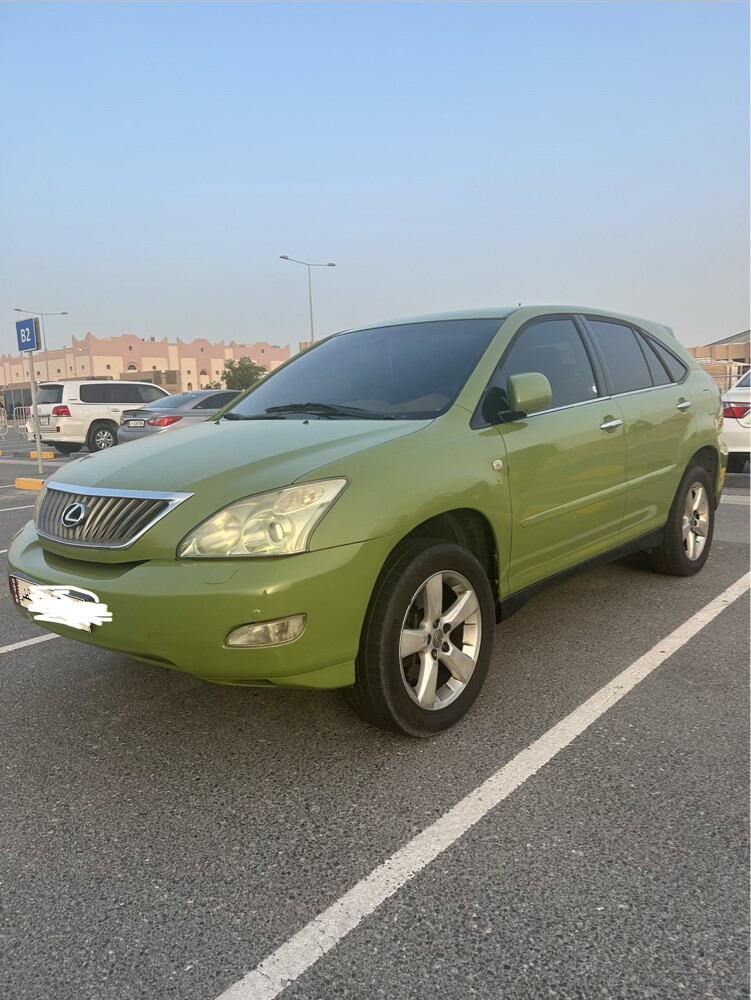 Lady owned Lexus Rx 350 - 3