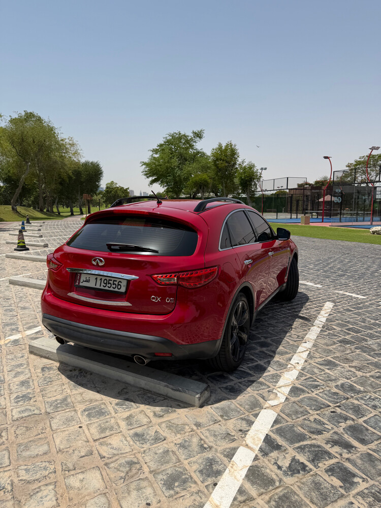Infiniti QX70S v8 5.0l - 4
