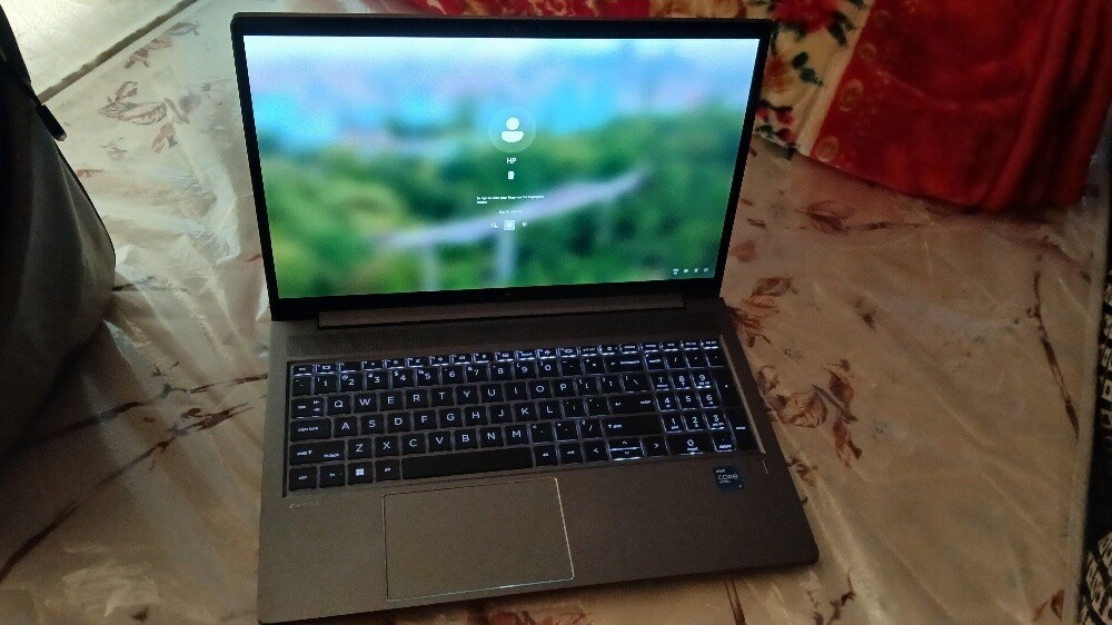 HP -ZBook i7-11 with NVIdia graphic - 10