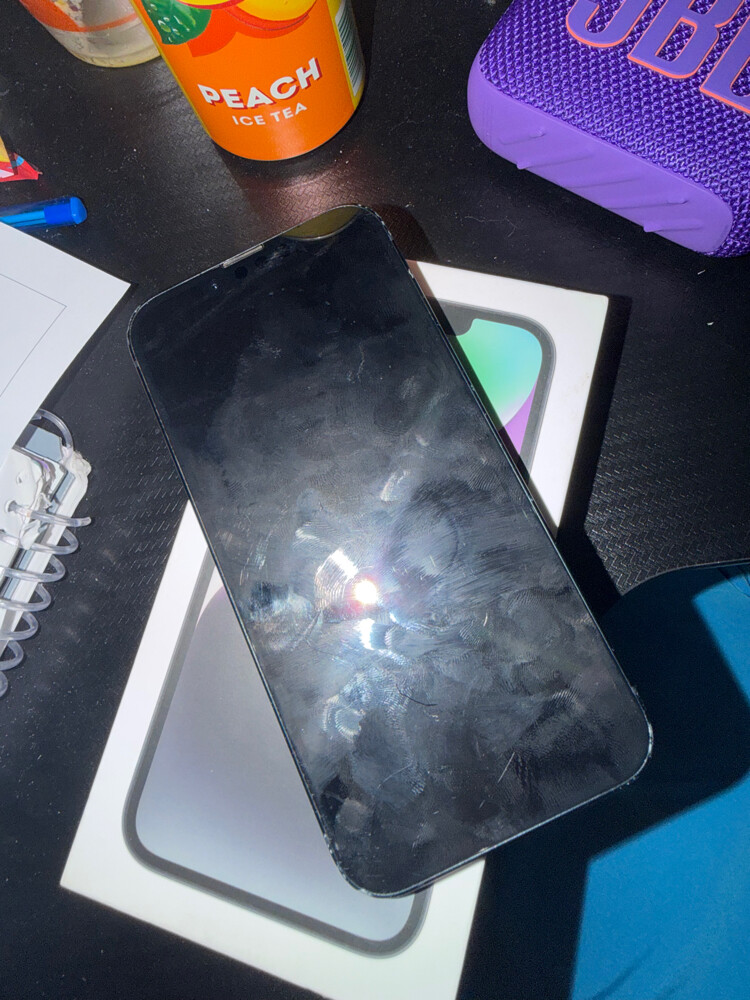 iPhone 14 - 3