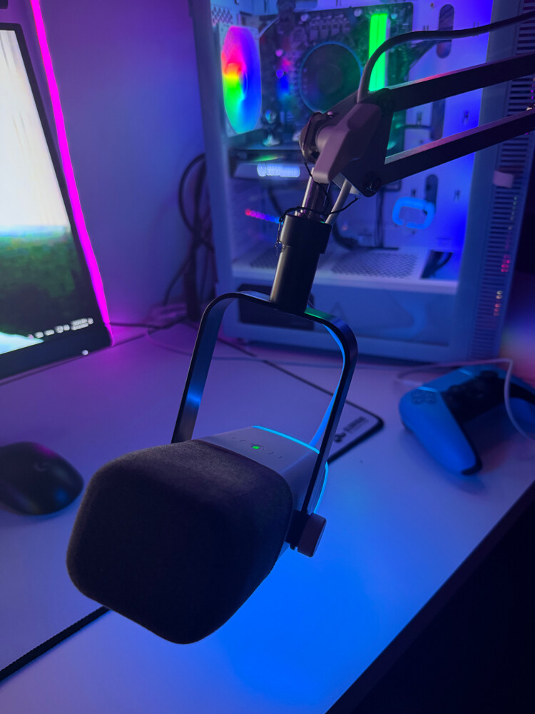 Fifine mic  - 1