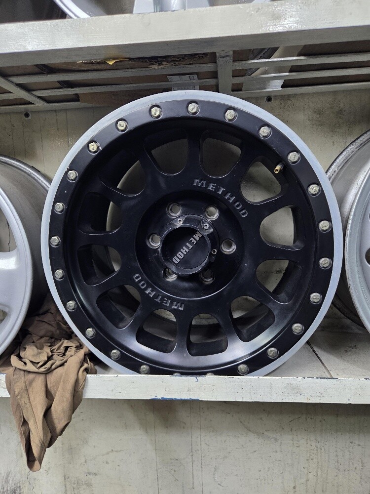 METHOD ORIGINAL 4PC FOR 6 BOLT - 1