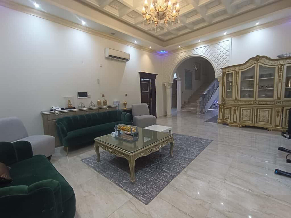 للبيع فيلا راقيه في عين خالد  - 9