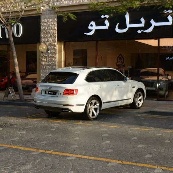 بنتلي بنتياجا 2019 - 9
