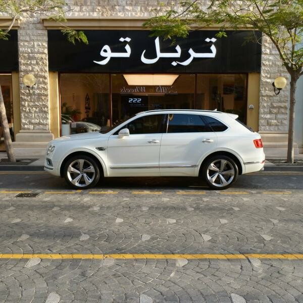 بنتلي بنتياجا 2019 - 10