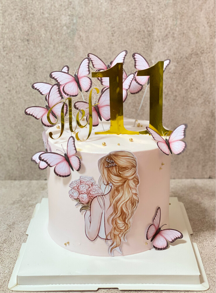 customized Cakes - 25