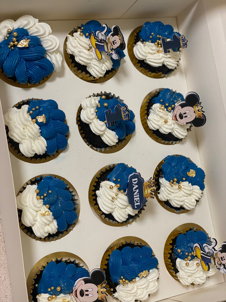 customized Cakes - 15