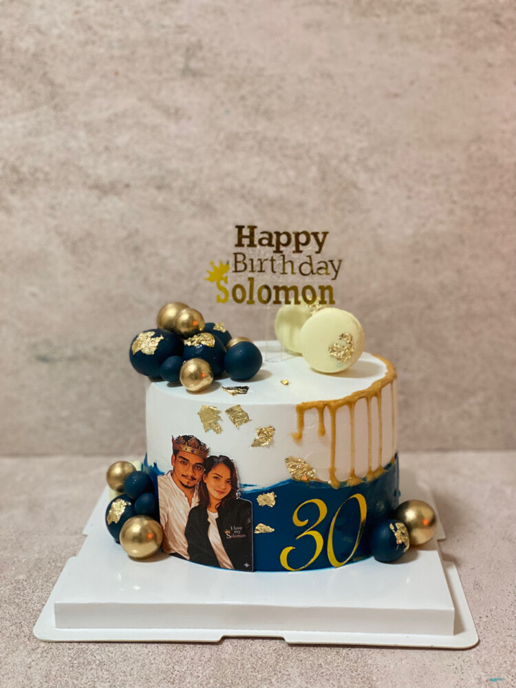 customized Cakes - 20